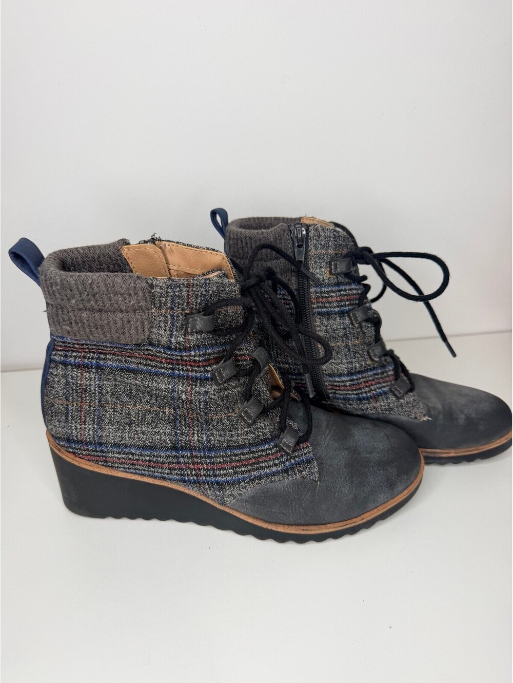 LifeStride Velocity Plaid Wedge Lace Up Booties size 7